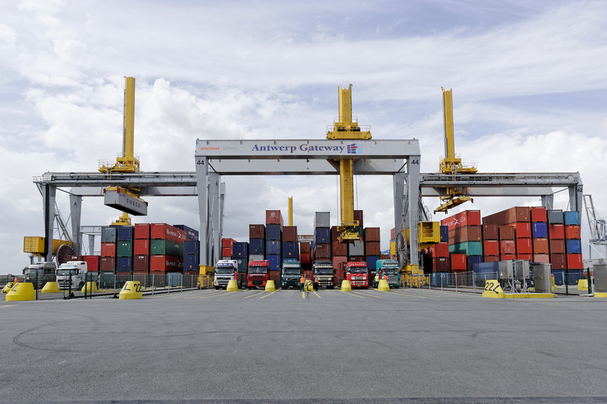 DP World Antwerp Gateway orders fleet of Automated Stacking Cranes from Konecranes